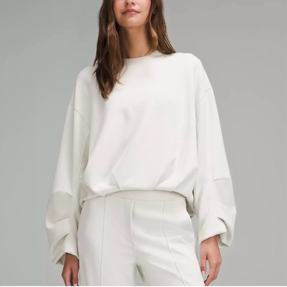 Lululemon Softstreme voluminous sleeve crew neck Sz L - NWT!